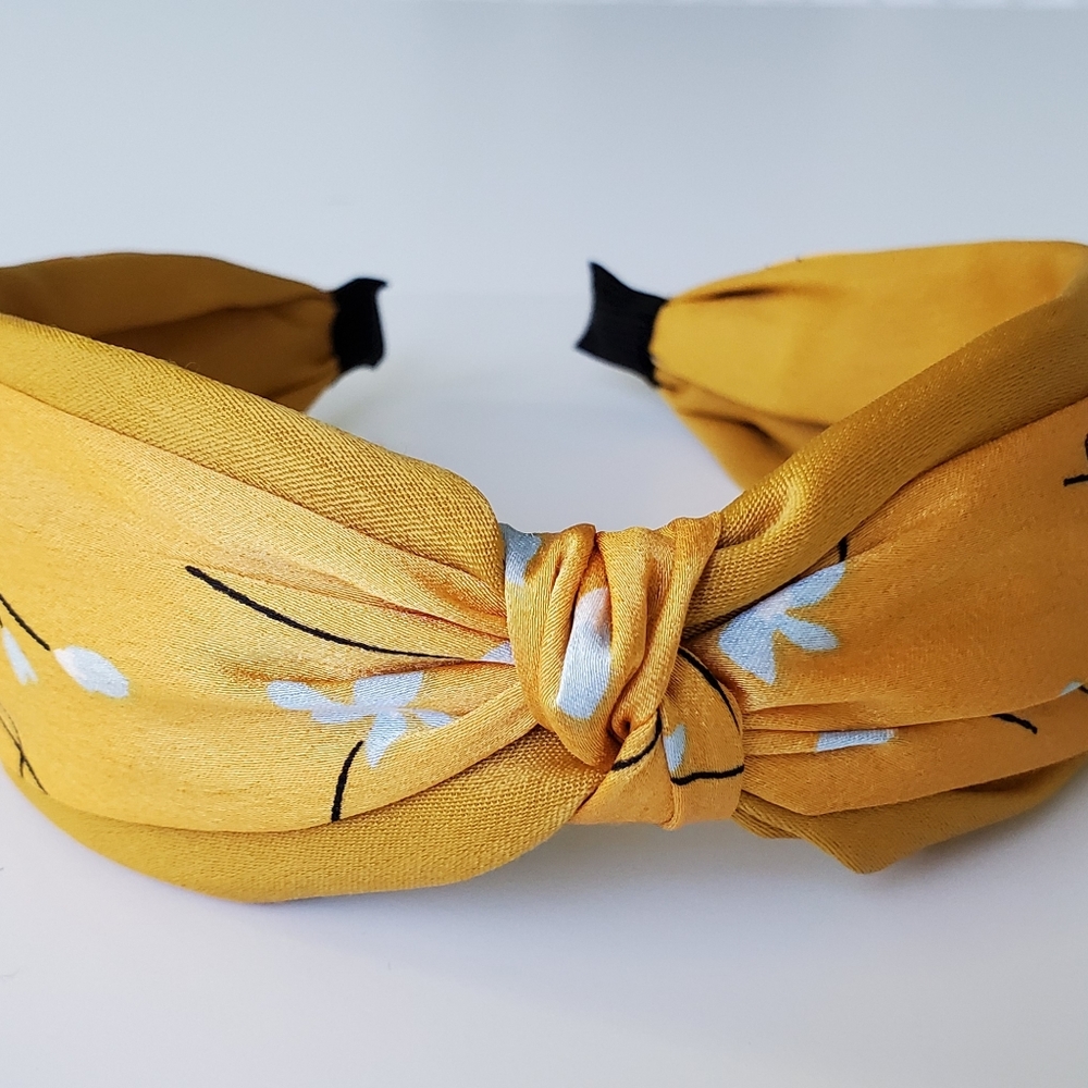 Women Knotted headband